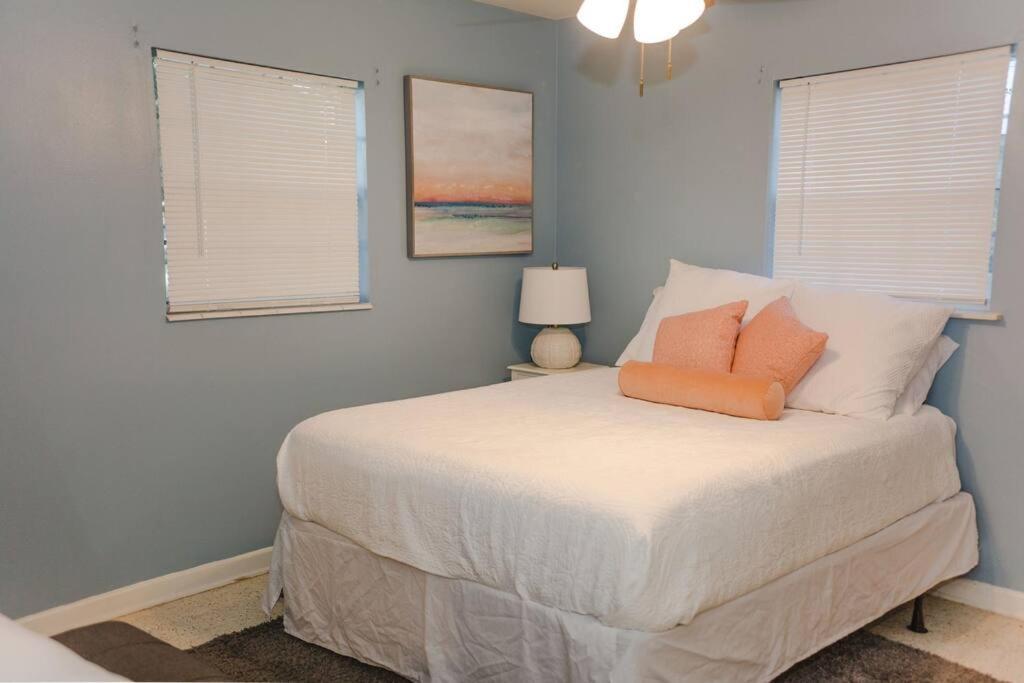 Charming Home, Minutes From The Beach Vero Beach Exterior foto